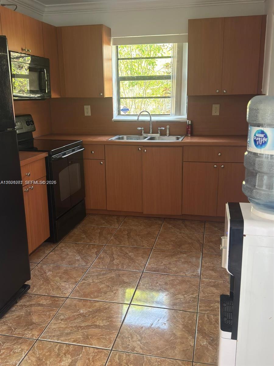 2801 NW 183rd St, Miami Gardens FL 33056