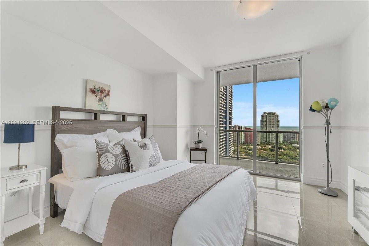 79 SW 12th St #3401-S, Miami FL 33130