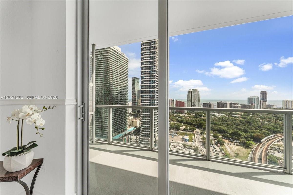 79 SW 12th St #3401-S, Miami FL 33130
