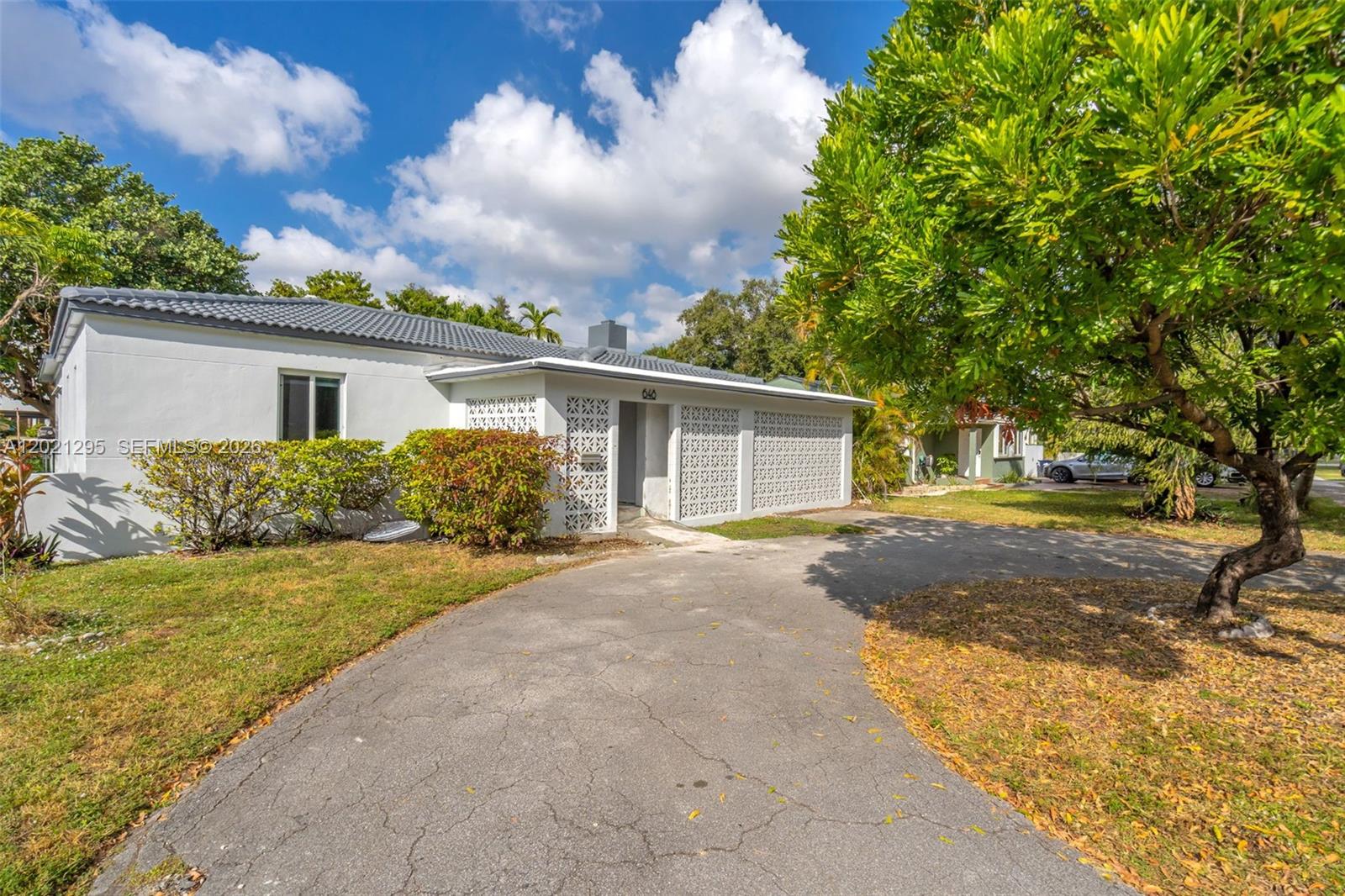 648 South Dr, Miami Springs FL 33166