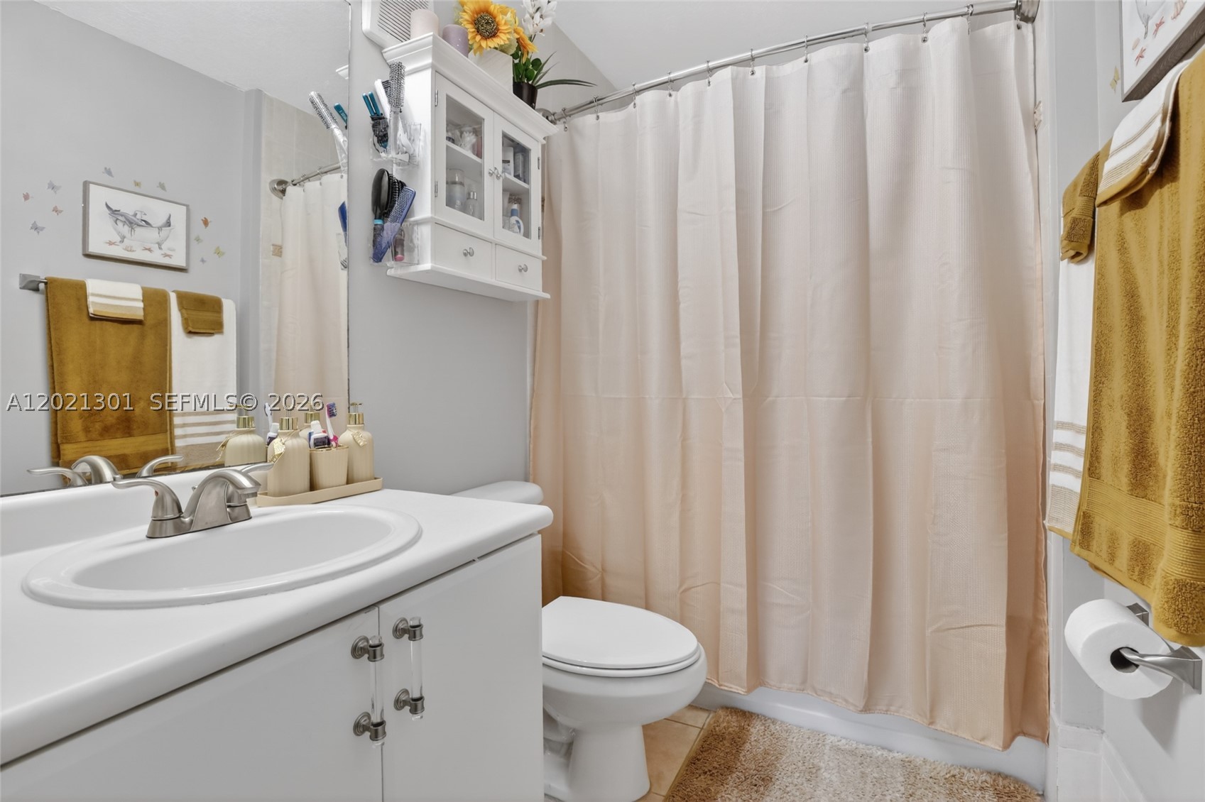 120 Jacaranda Country Club Dr #205, Plantation FL 33324