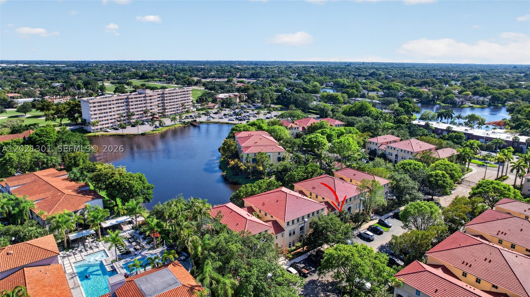 120 Jacaranda Country Club Dr #205, Plantation FL 33324