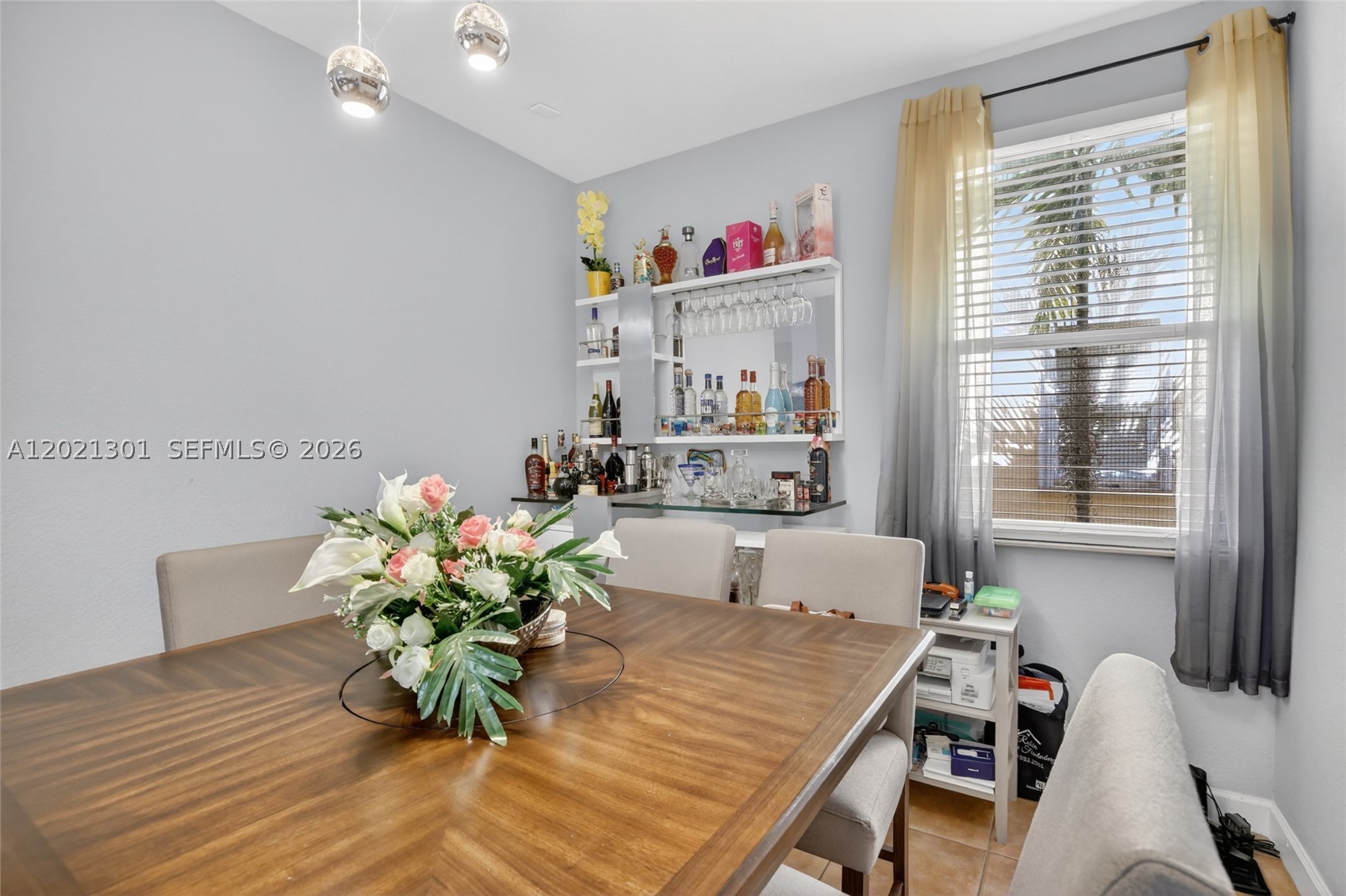 120 Jacaranda Country Club Dr #205, Plantation FL 33324