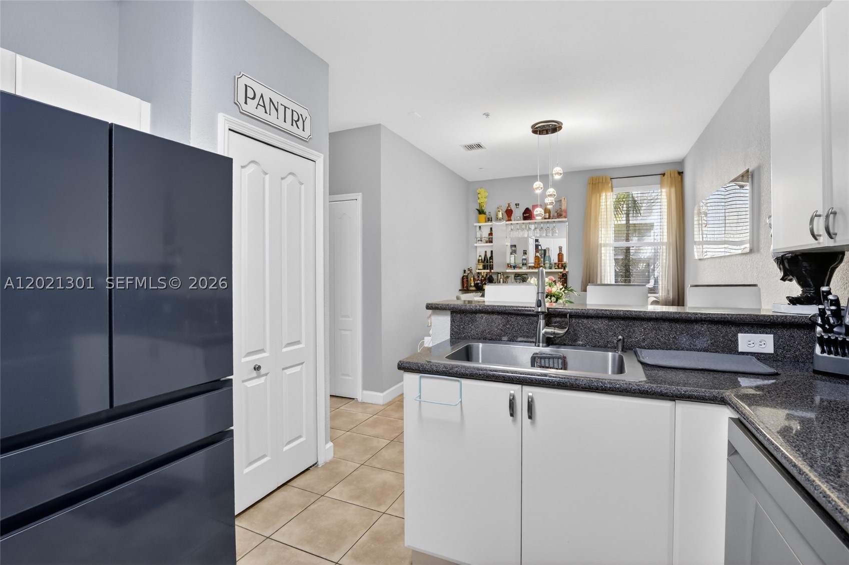 120 Jacaranda Country Club Dr #205, Plantation FL 33324