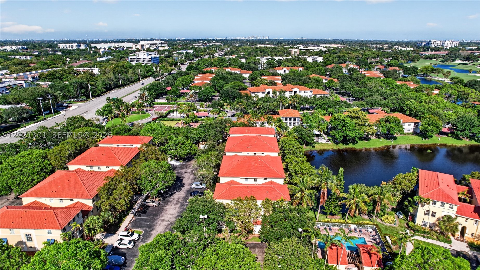 120 Jacaranda Country Club Dr #205, Plantation FL 33324