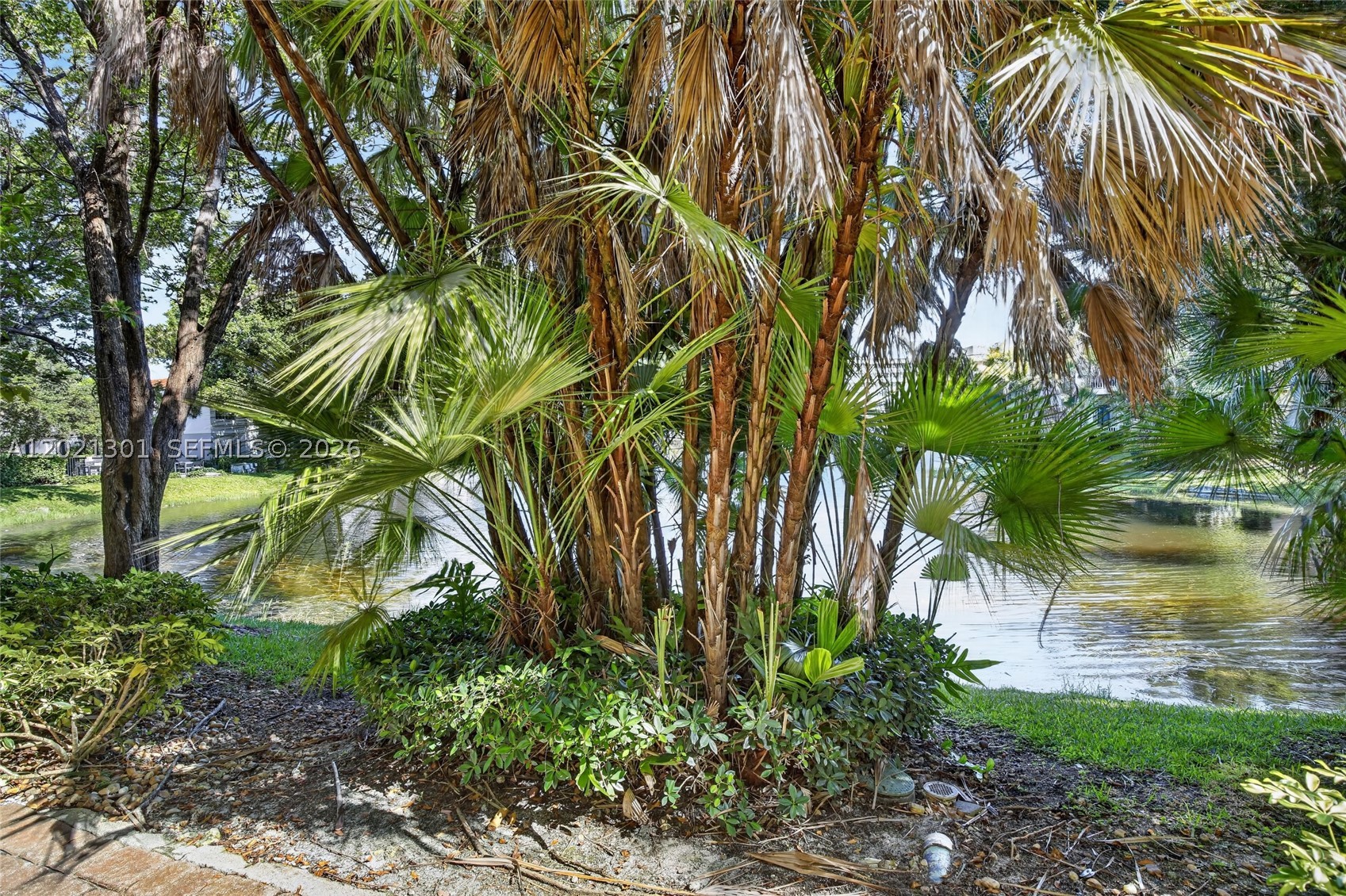 120 Jacaranda Country Club Dr #205, Plantation FL 33324