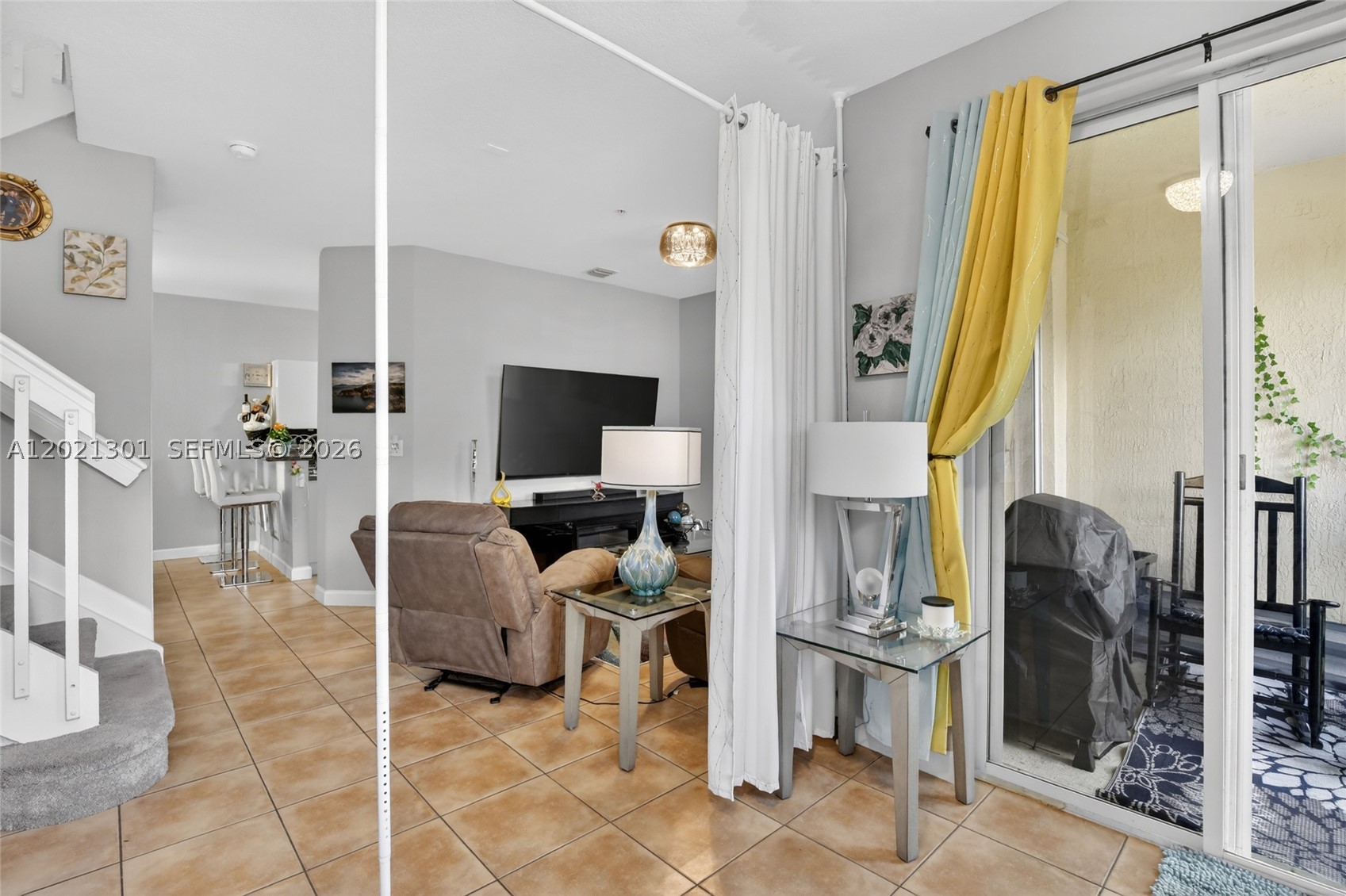 120 Jacaranda Country Club Dr #205, Plantation FL 33324