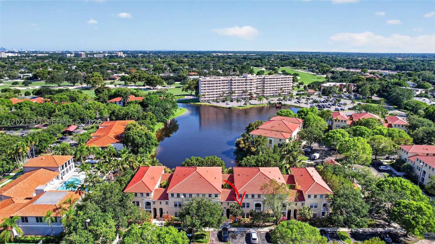 120 Jacaranda Country Club Dr #205, Plantation FL 33324