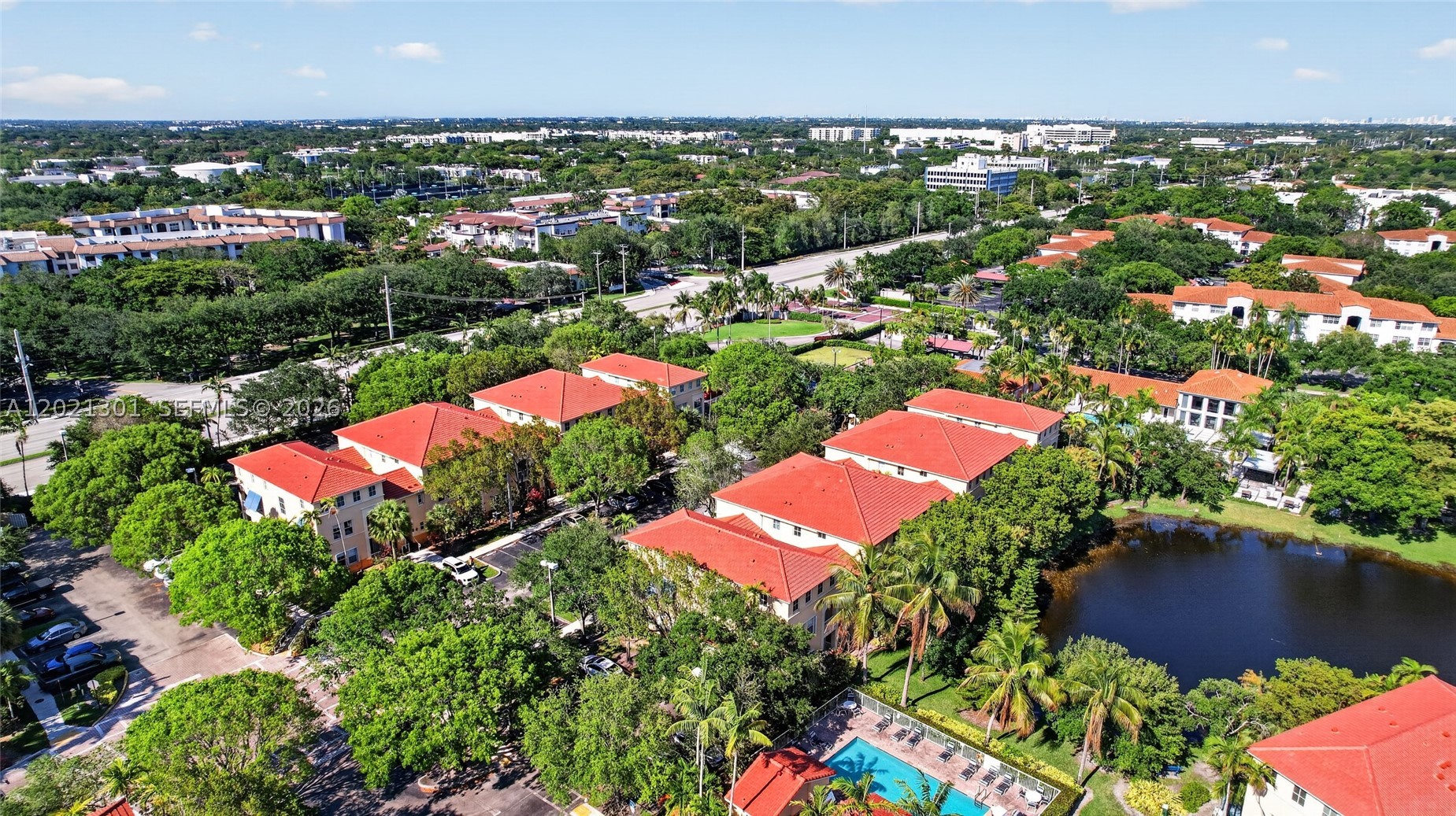 120 Jacaranda Country Club Dr #205, Plantation FL 33324
