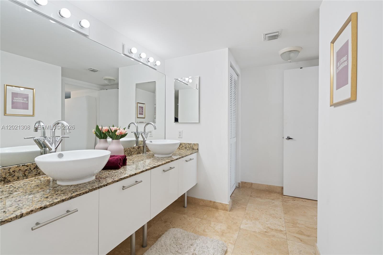 41 SE 5th St #1609, Miami FL 33131