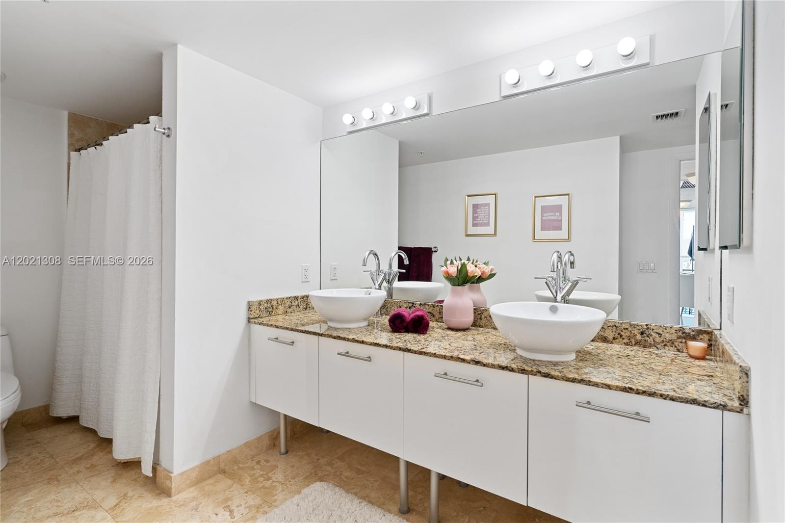 41 SE 5th St #1609, Miami FL 33131