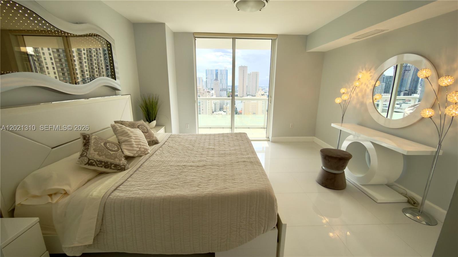 50 Biscayne Blvd #2501, Miami FL 33132