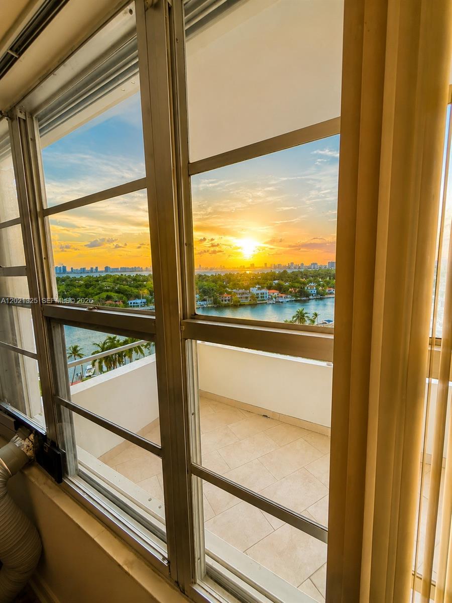 5151 Collins Ave #1520, Miami Beach FL 33140