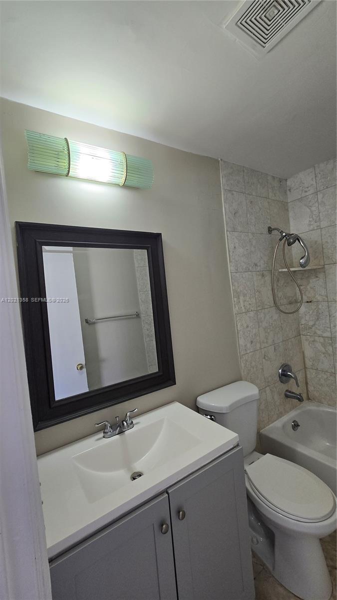 2705 NW 204th Ln, Miami Gardens FL 33056