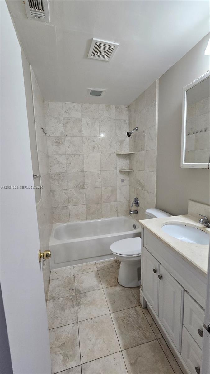 2705 NW 204th Ln, Miami Gardens FL 33056