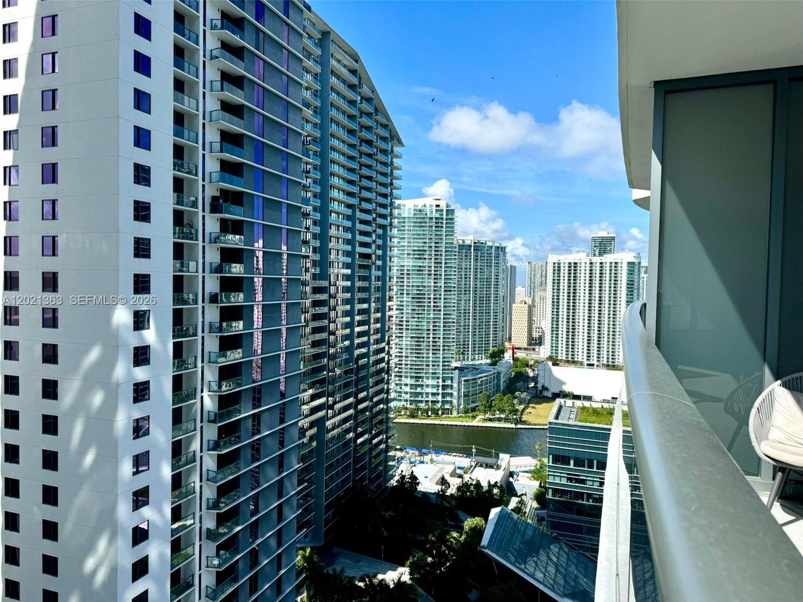 45 SW 9th St #3107, Miami FL 33130
