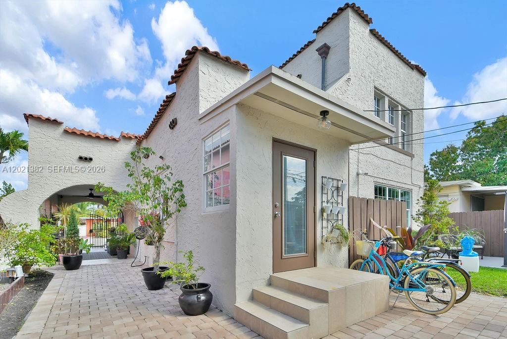 4722 SW 5th St, Miami FL 33134