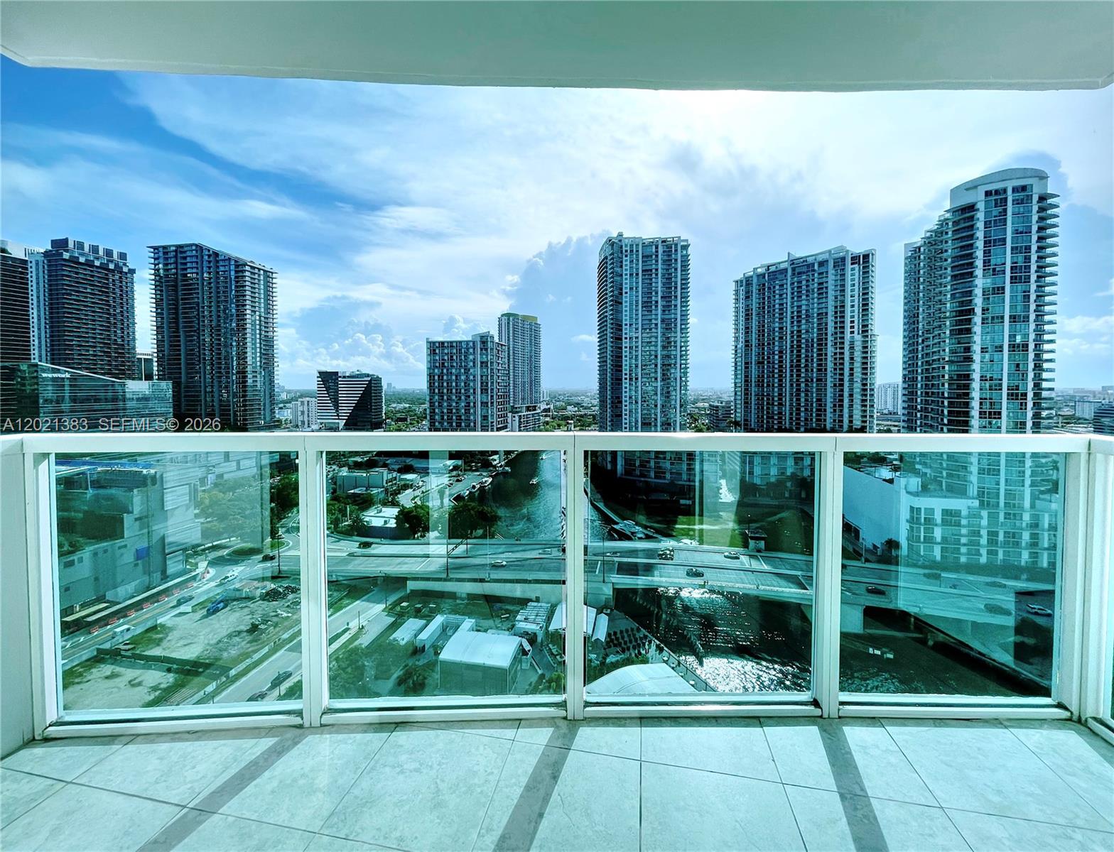 31 SE 5th St #2307, Miami FL 33131