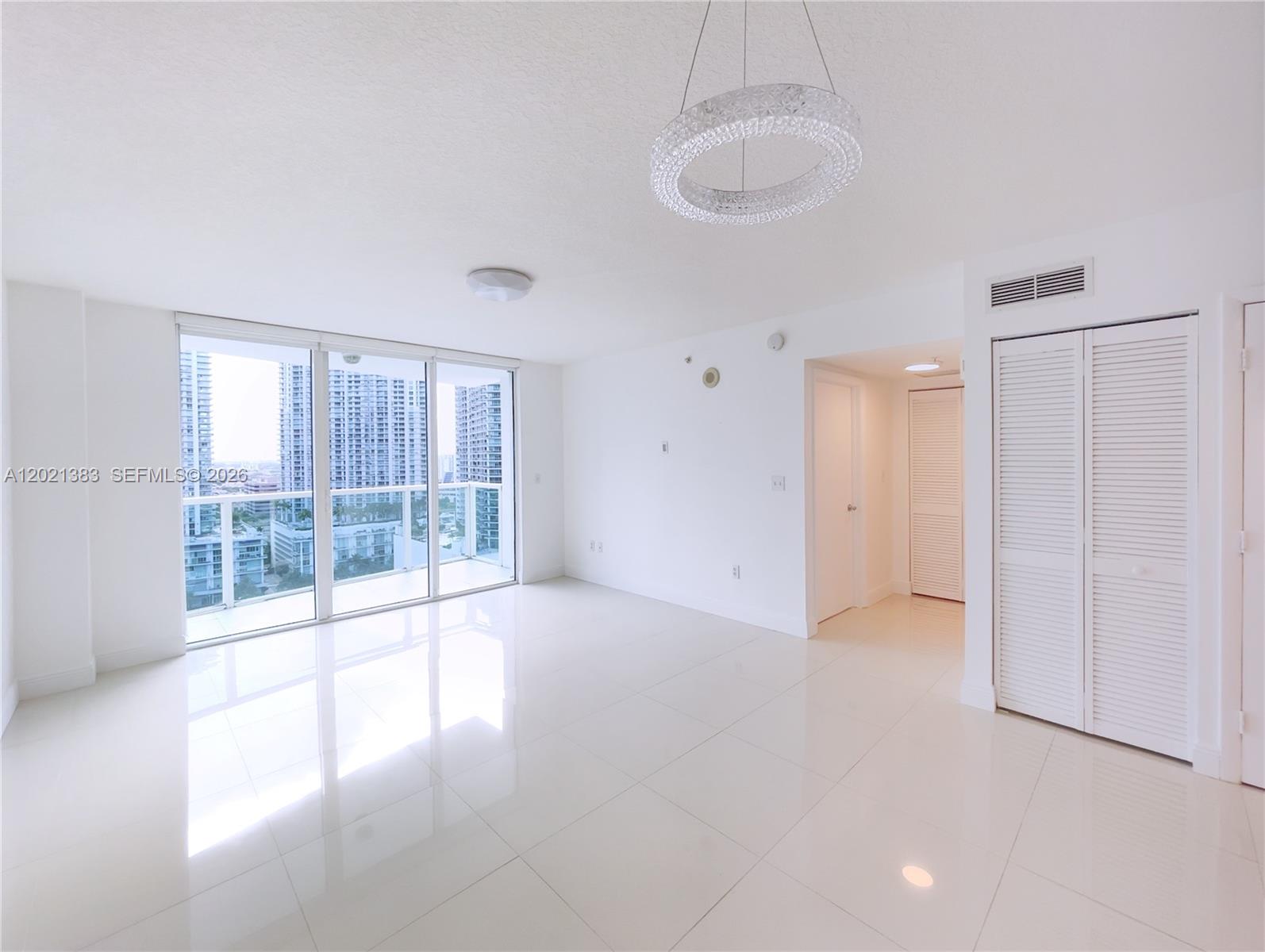 31 SE 5th St #2307, Miami FL 33131