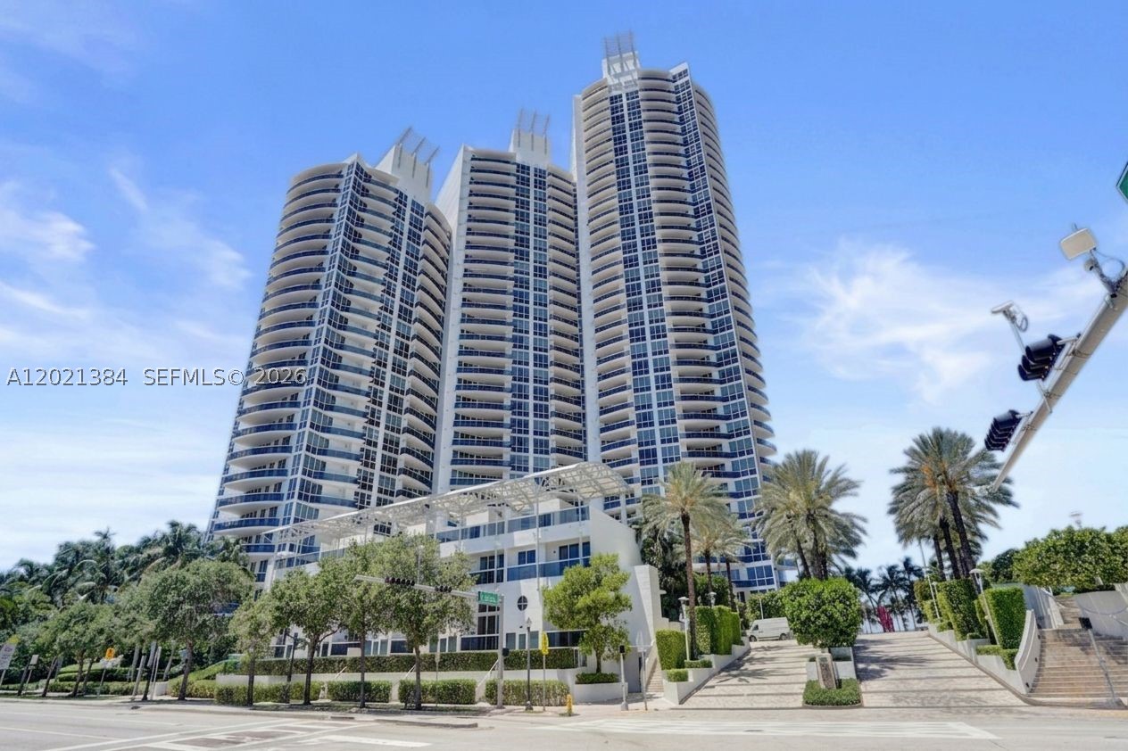 400 Alton Rd #PH11, Miami Beach FL 33139