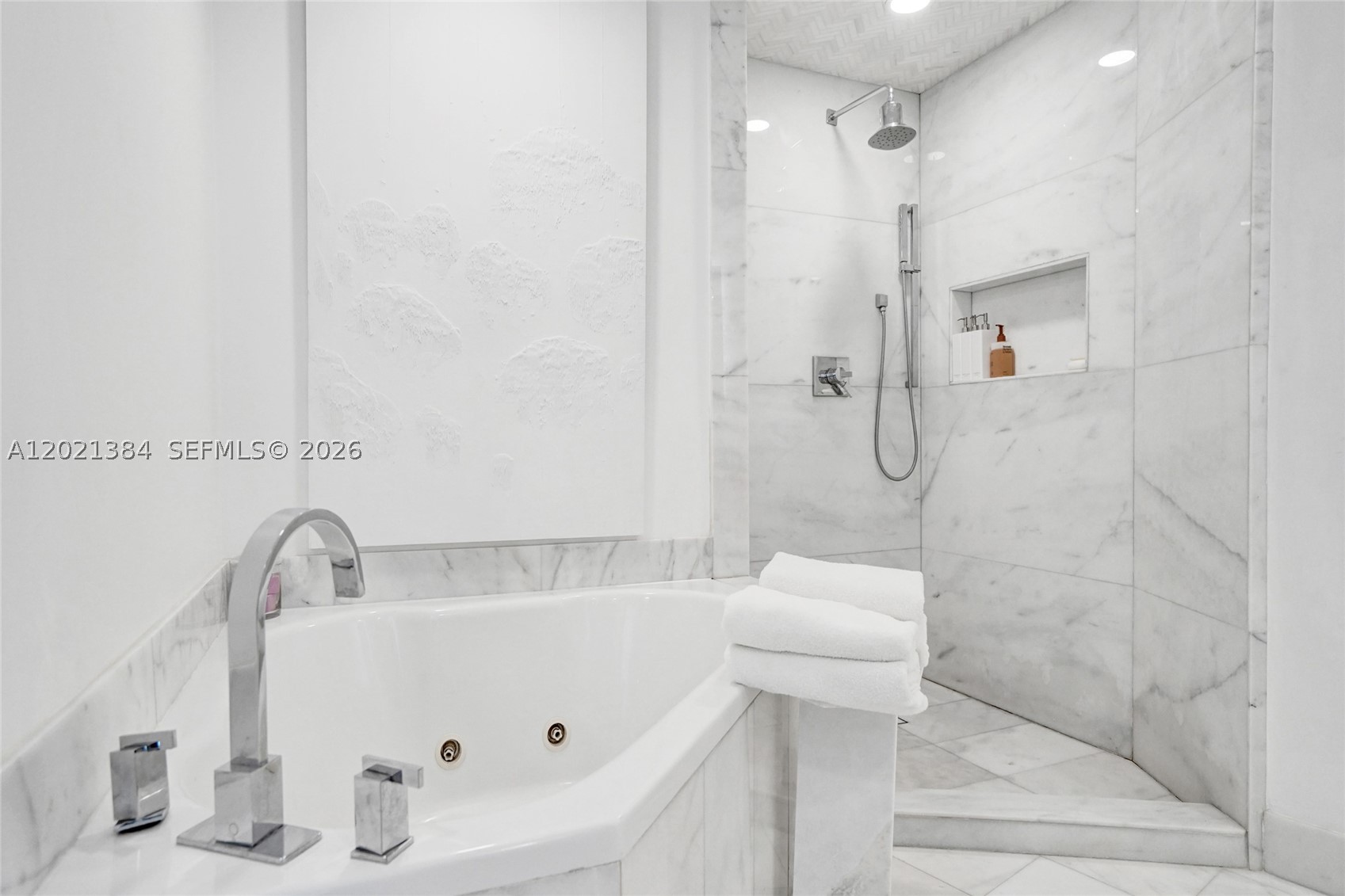 400 Alton Rd #PH11, Miami Beach FL 33139