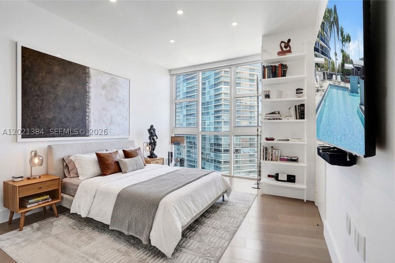 400 Alton Rd #PH11, Miami Beach FL 33139