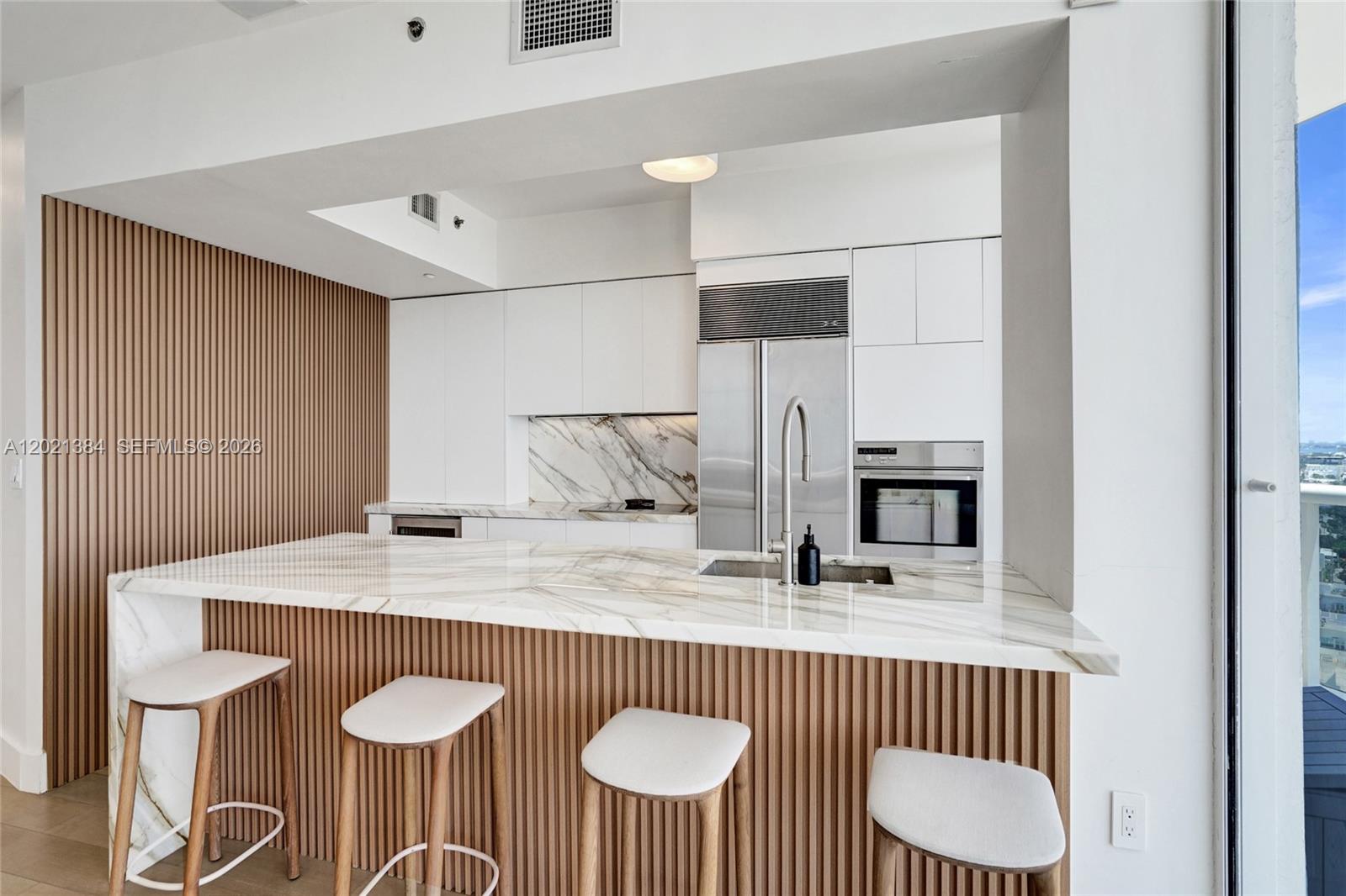 400 Alton Rd #PH11, Miami Beach FL 33139