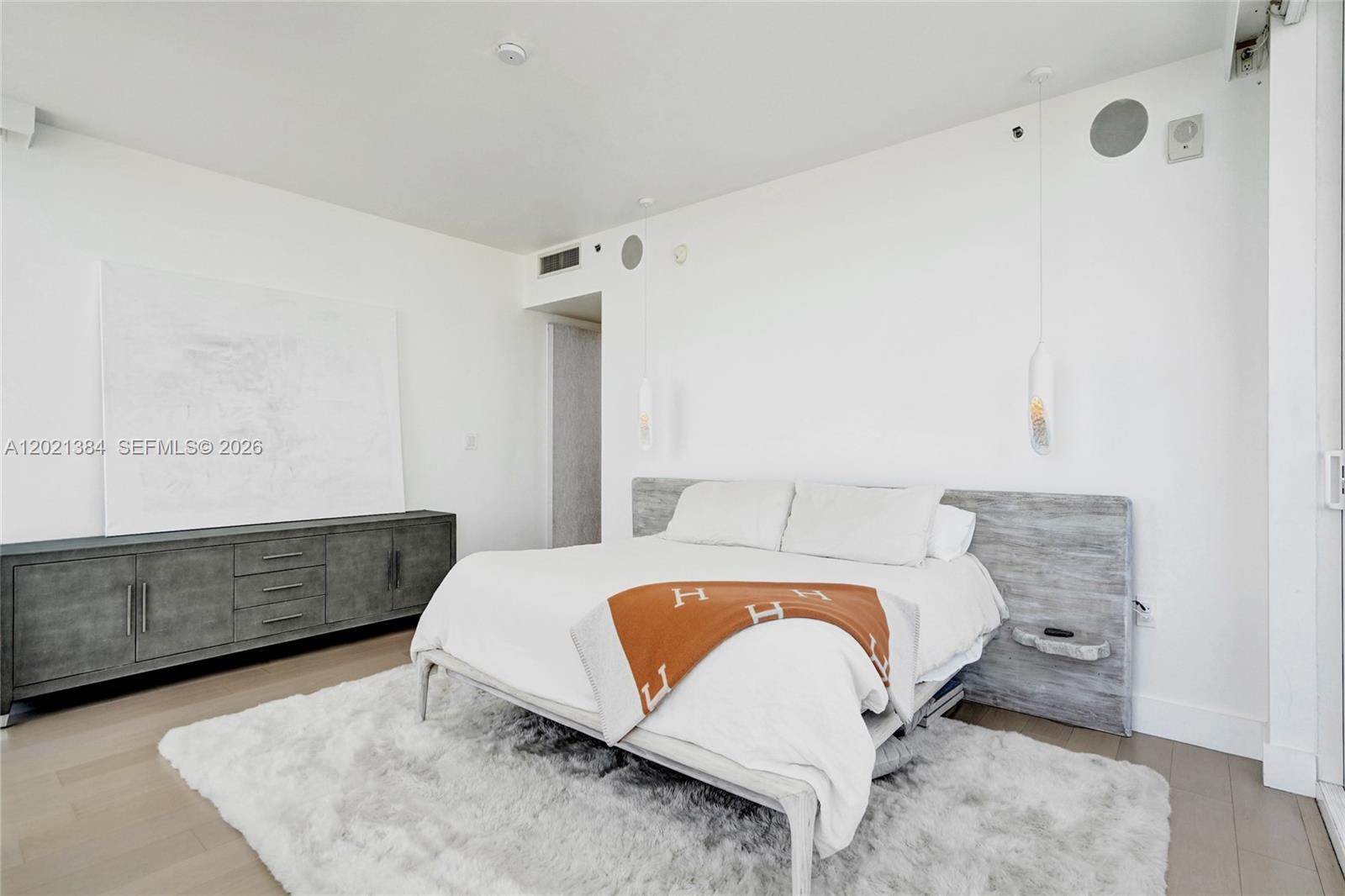 400 Alton Rd #PH11, Miami Beach FL 33139