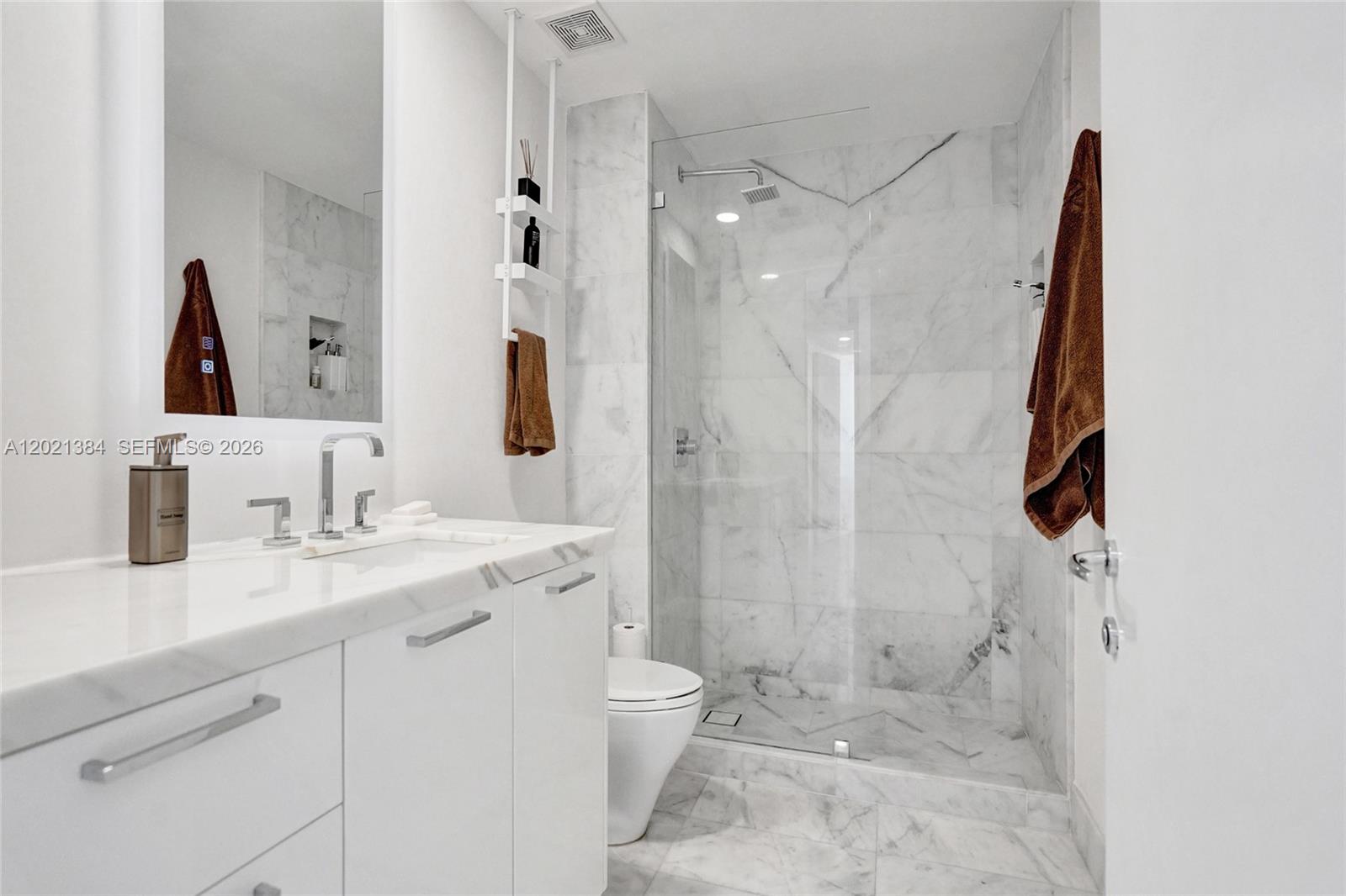 400 Alton Rd #PH11, Miami Beach FL 33139