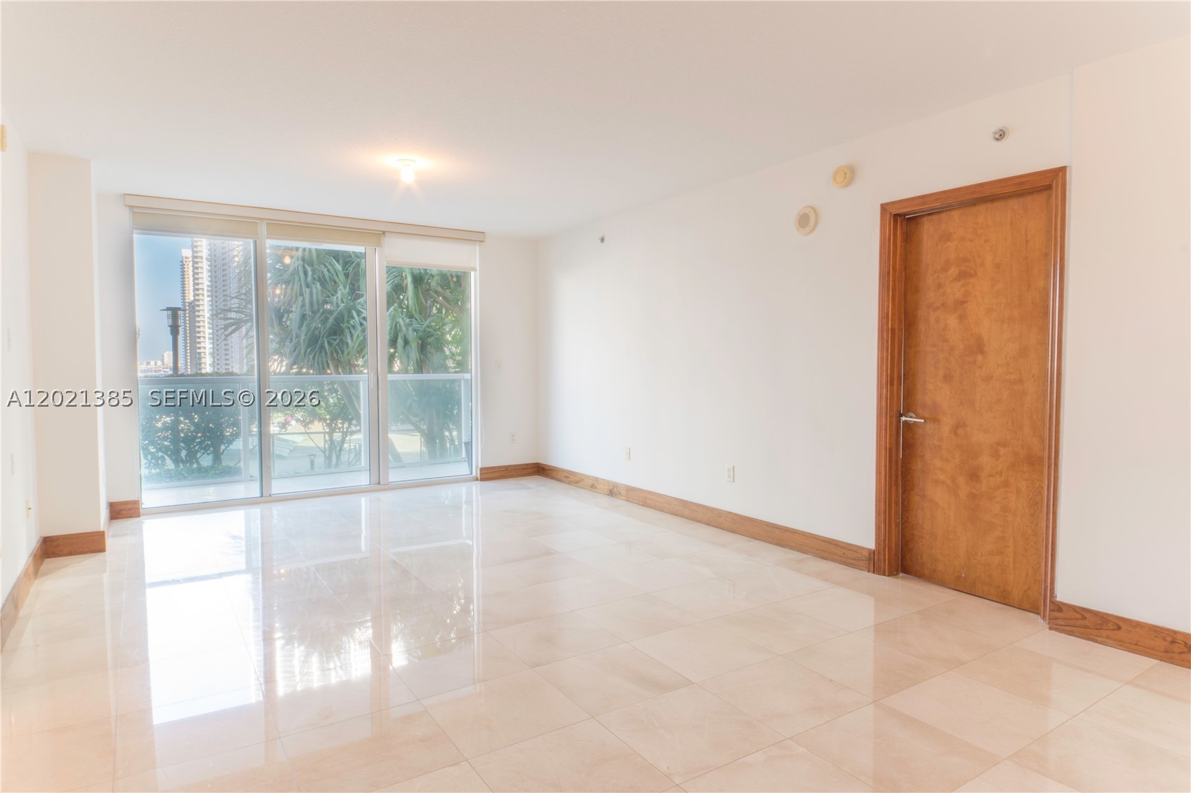 31 SE 5th St #1208, Miami FL 33131