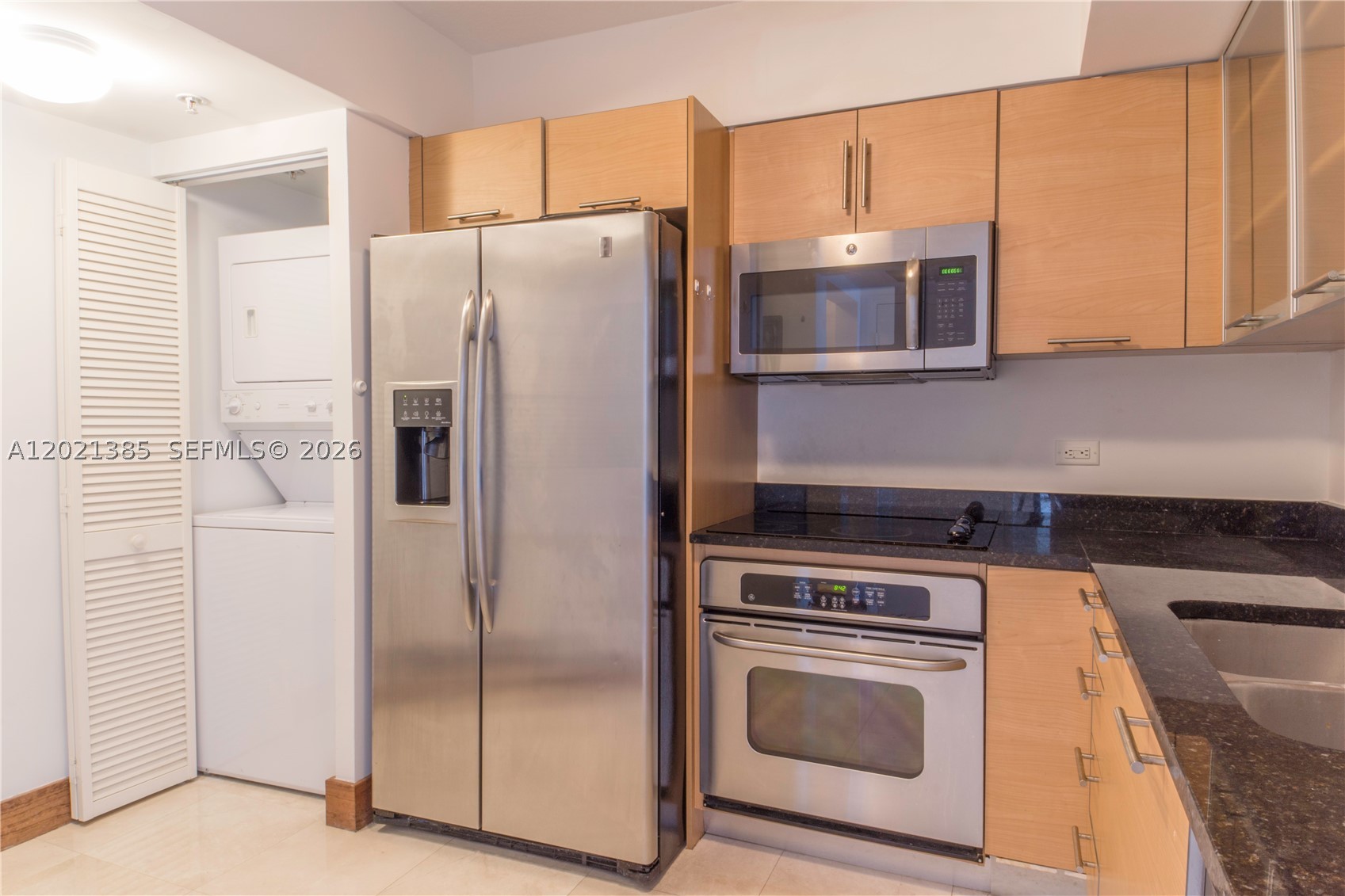 31 SE 5th St #1208, Miami FL 33131