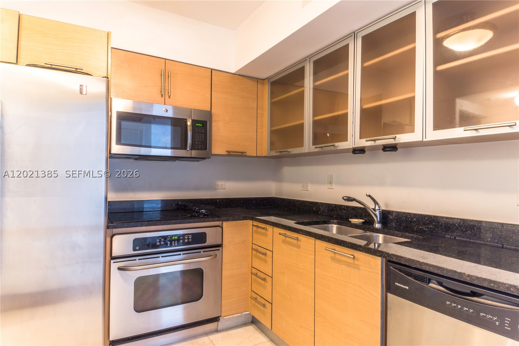 31 SE 5th St #1208, Miami FL 33131