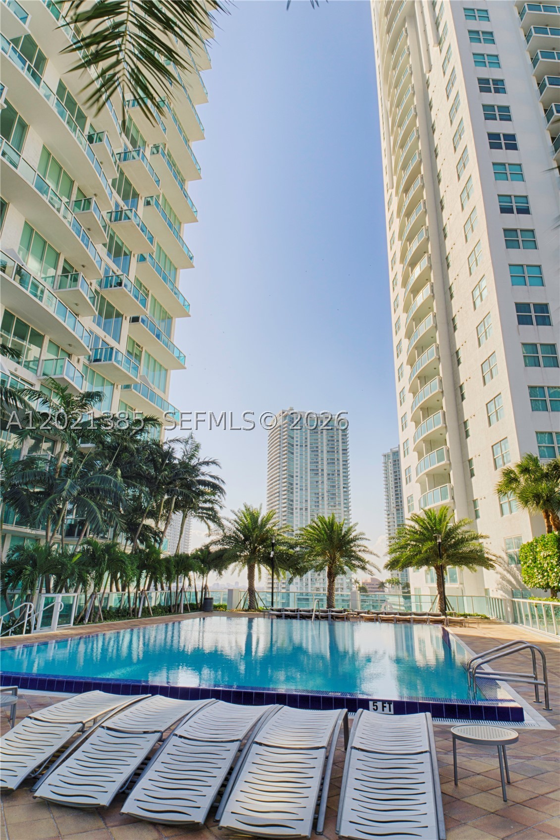 31 SE 5th St #1208, Miami FL 33131