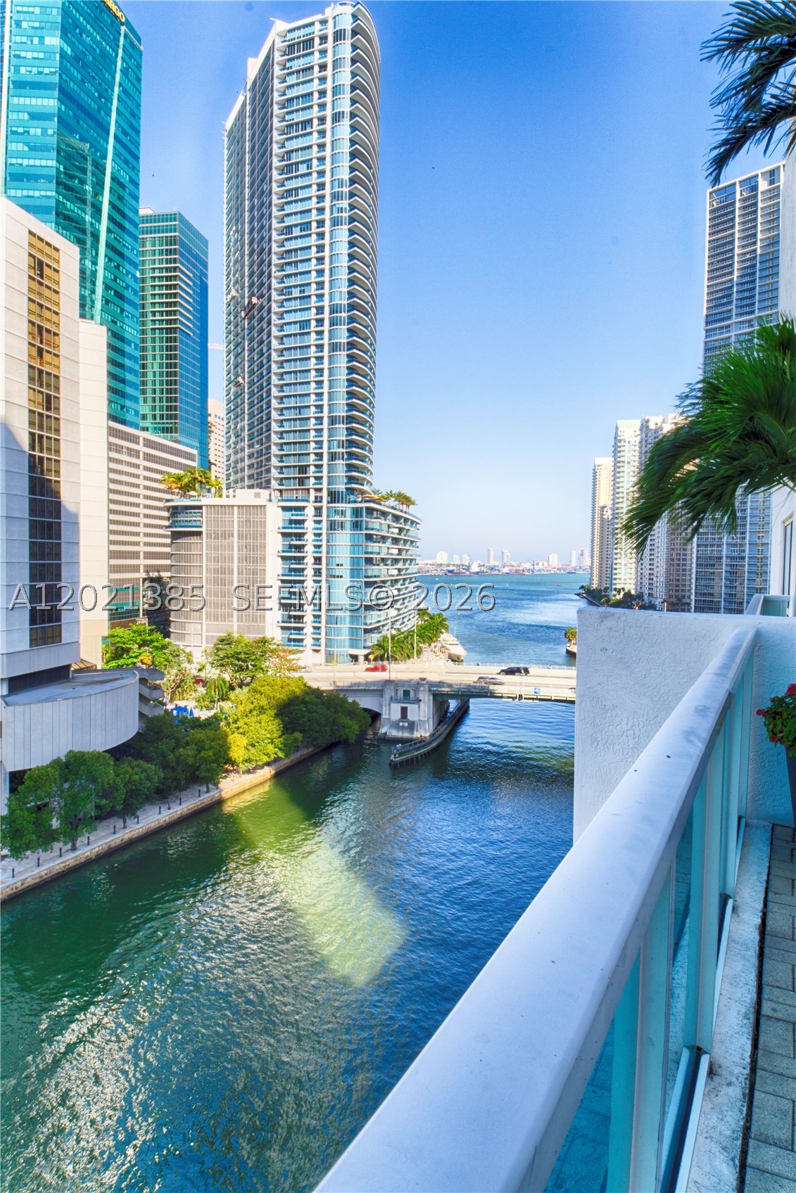 31 SE 5th St #1208, Miami FL 33131