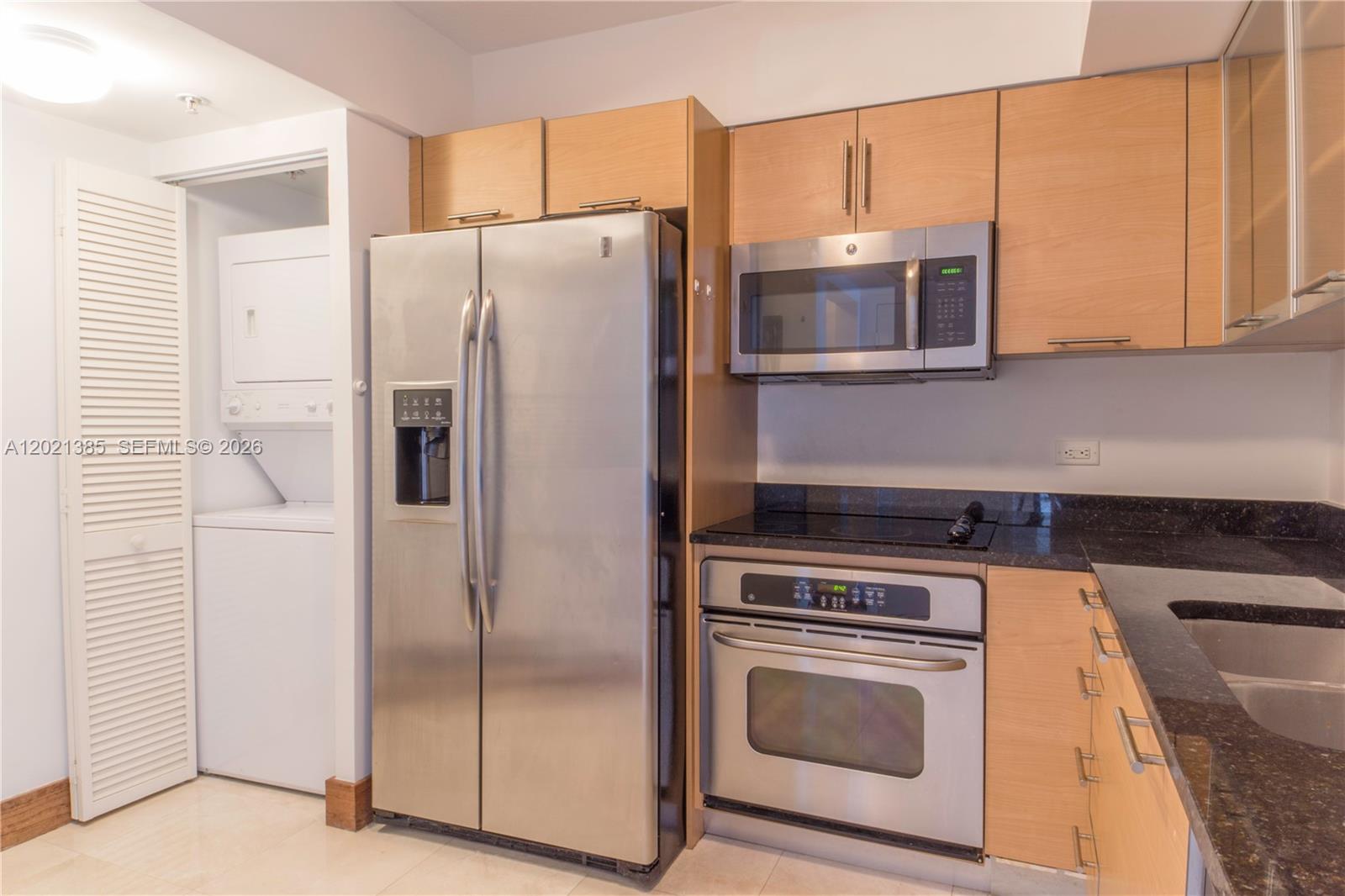 31 SE 5th St #1208, Miami FL 33131