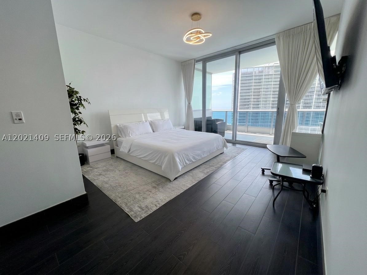 200 Biscayne Boulevard Way #5004, Miami FL 33131