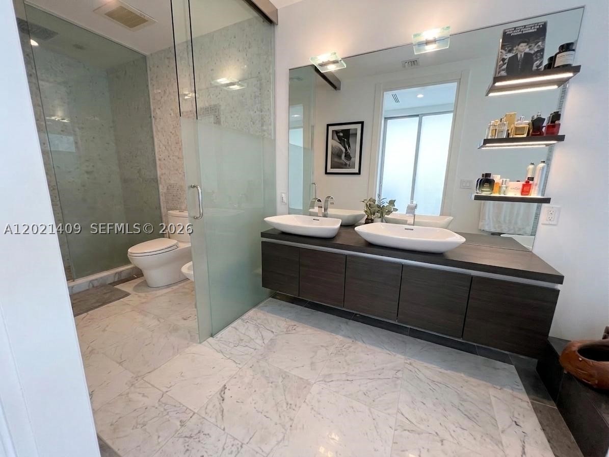 200 Biscayne Boulevard Way #5004, Miami FL 33131