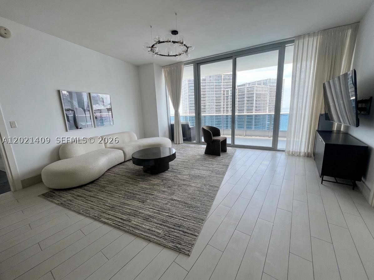 200 Biscayne Boulevard Way #5004, Miami FL 33131