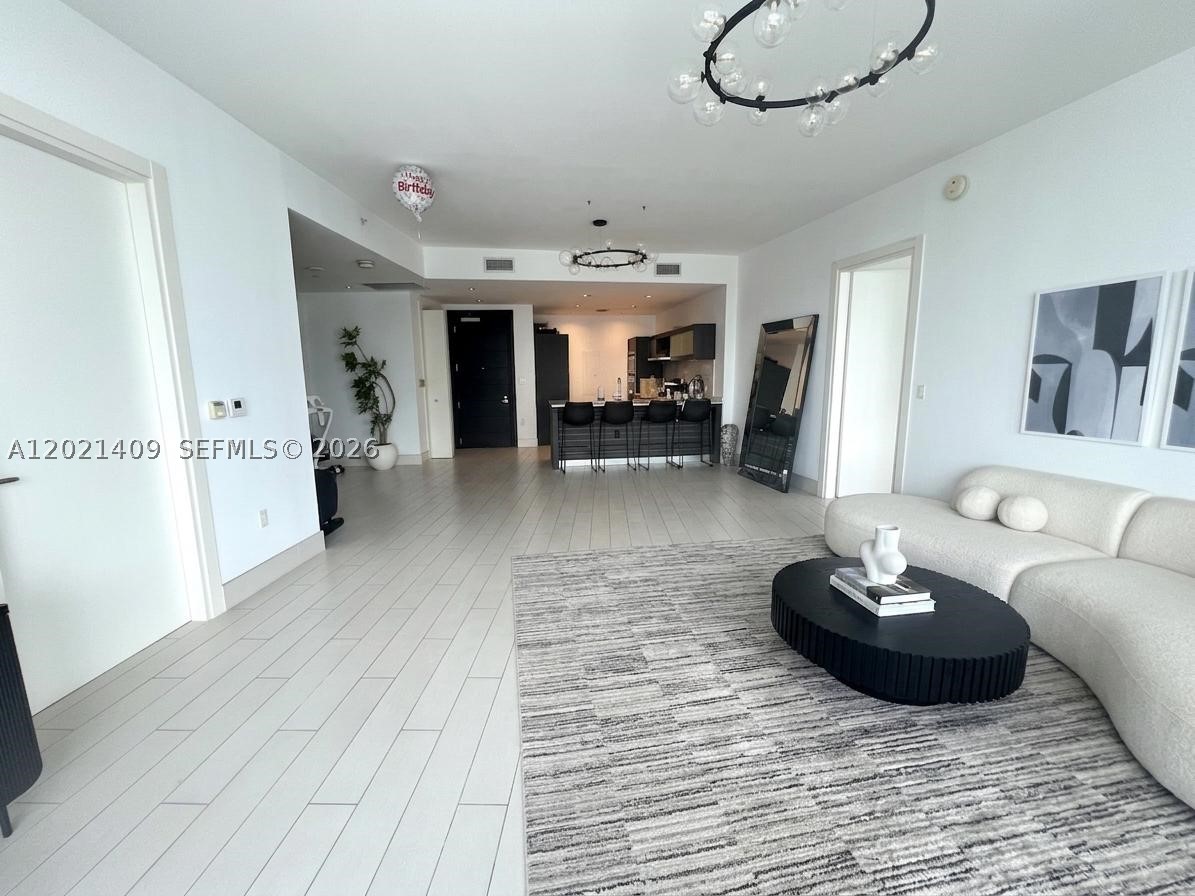 200 Biscayne Boulevard Way #5004, Miami FL 33131