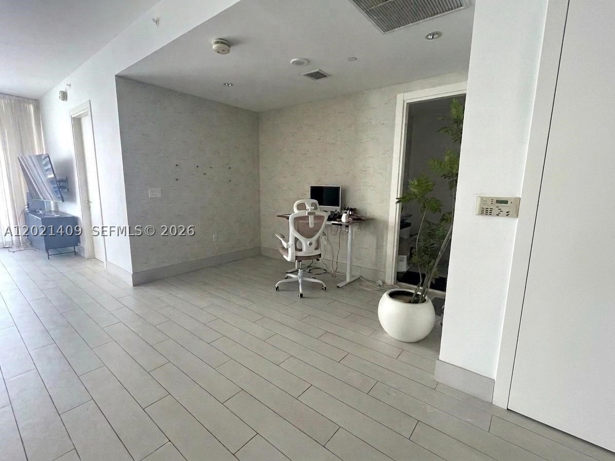 200 Biscayne Boulevard Way #5004, Miami FL 33131