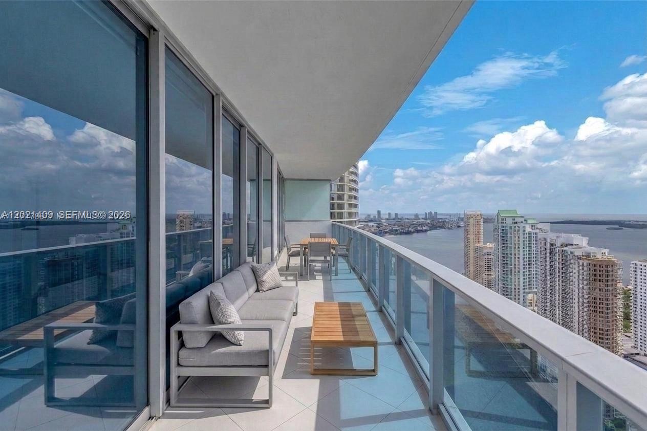 200 Biscayne Boulevard Way #5004, Miami FL 33131