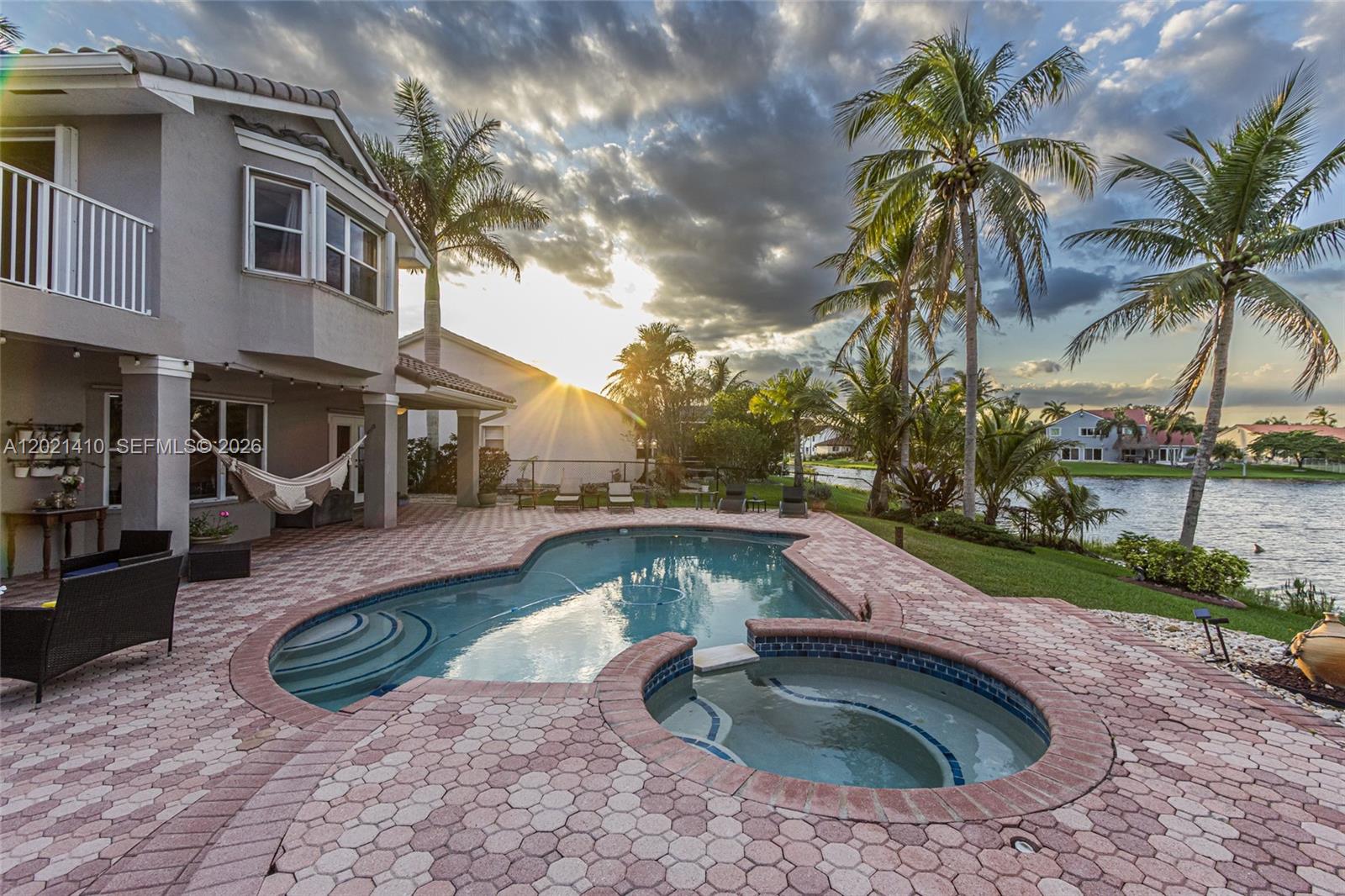 19361 NW 8th St, Pembroke Pines FL 33029