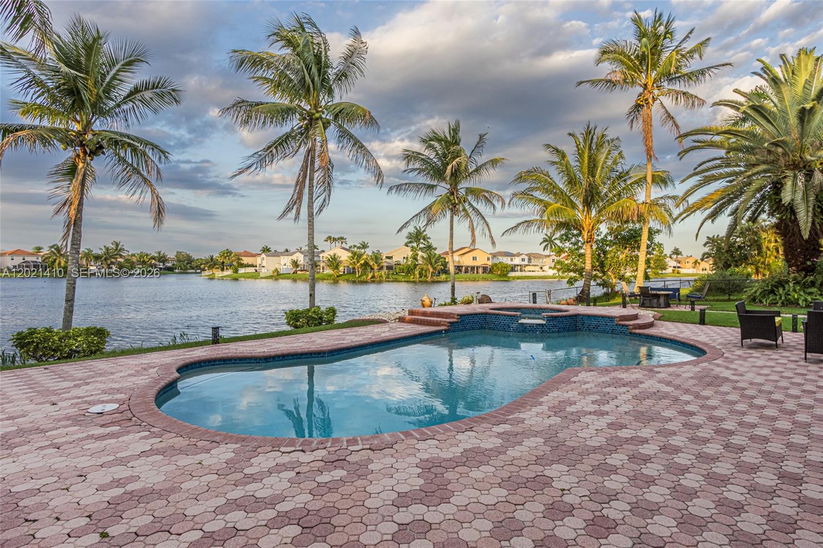 19361 NW 8th St, Pembroke Pines FL 33029