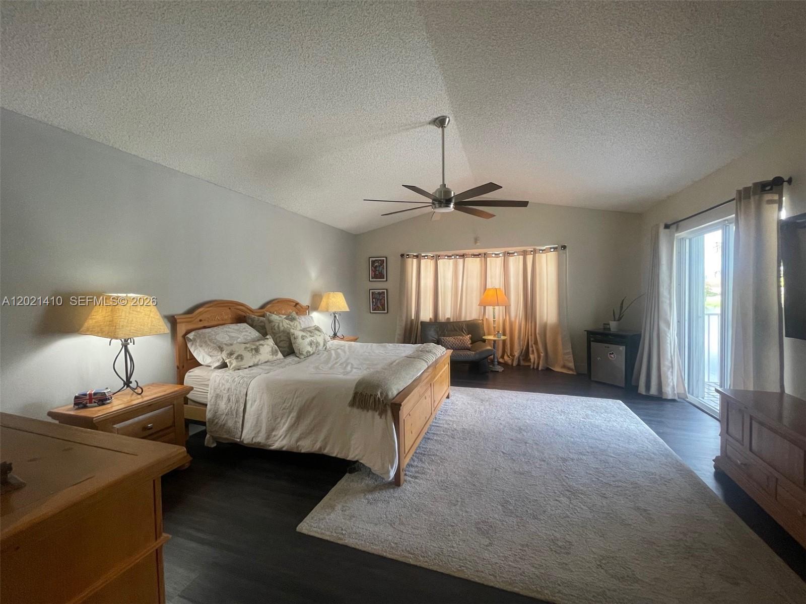 19361 NW 8th St, Pembroke Pines FL 33029