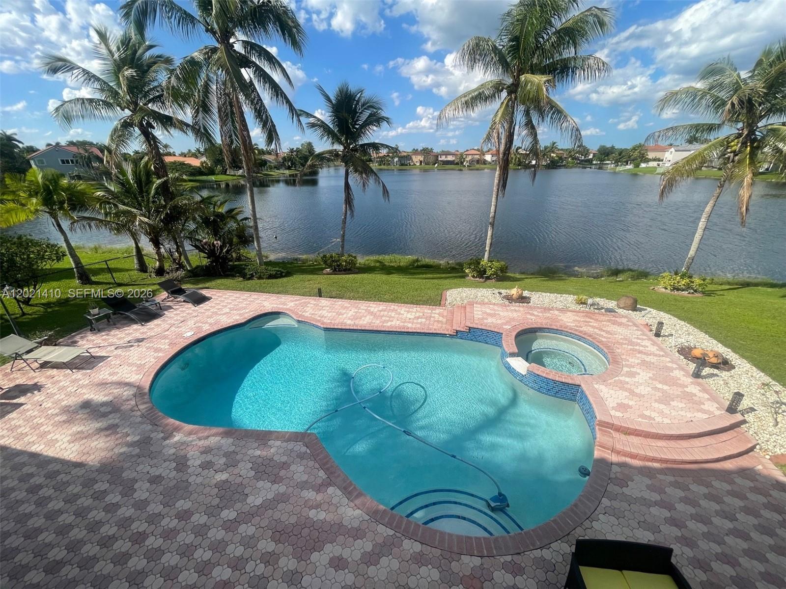 19361 NW 8th St, Pembroke Pines FL 33029