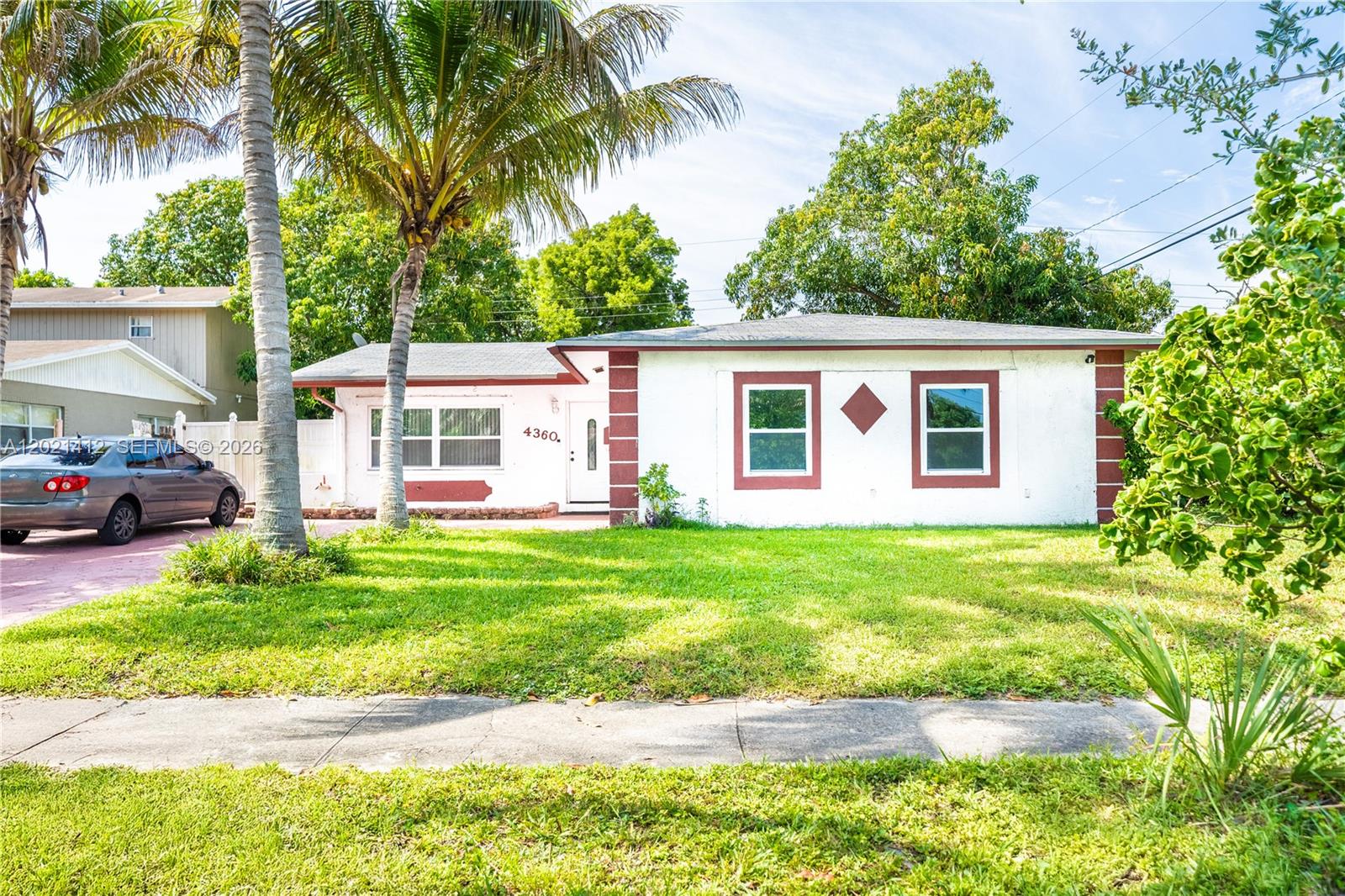 4360 NW 32nd Ct, Lauderdale Lakes FL 33319