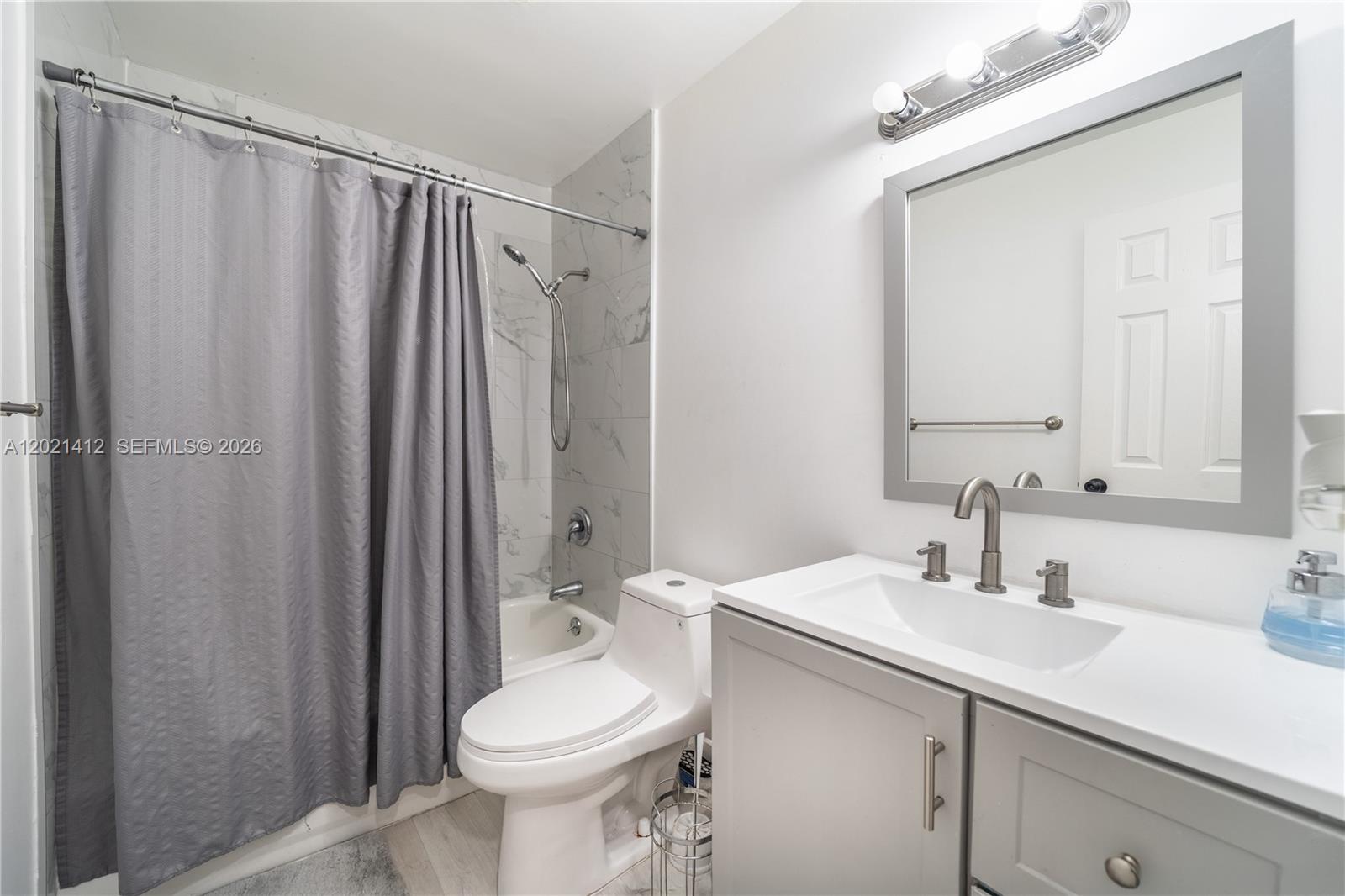 4360 NW 32nd Ct, Lauderdale Lakes FL 33319