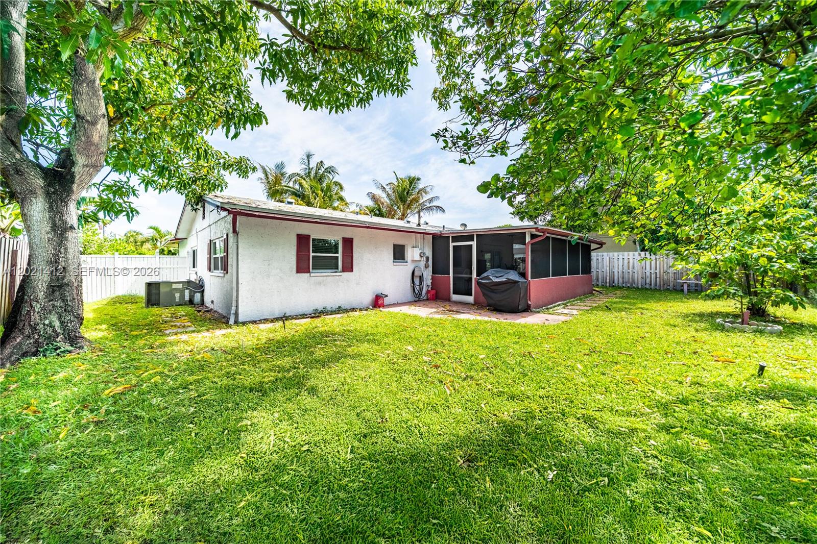 4360 NW 32nd Ct, Lauderdale Lakes FL 33319