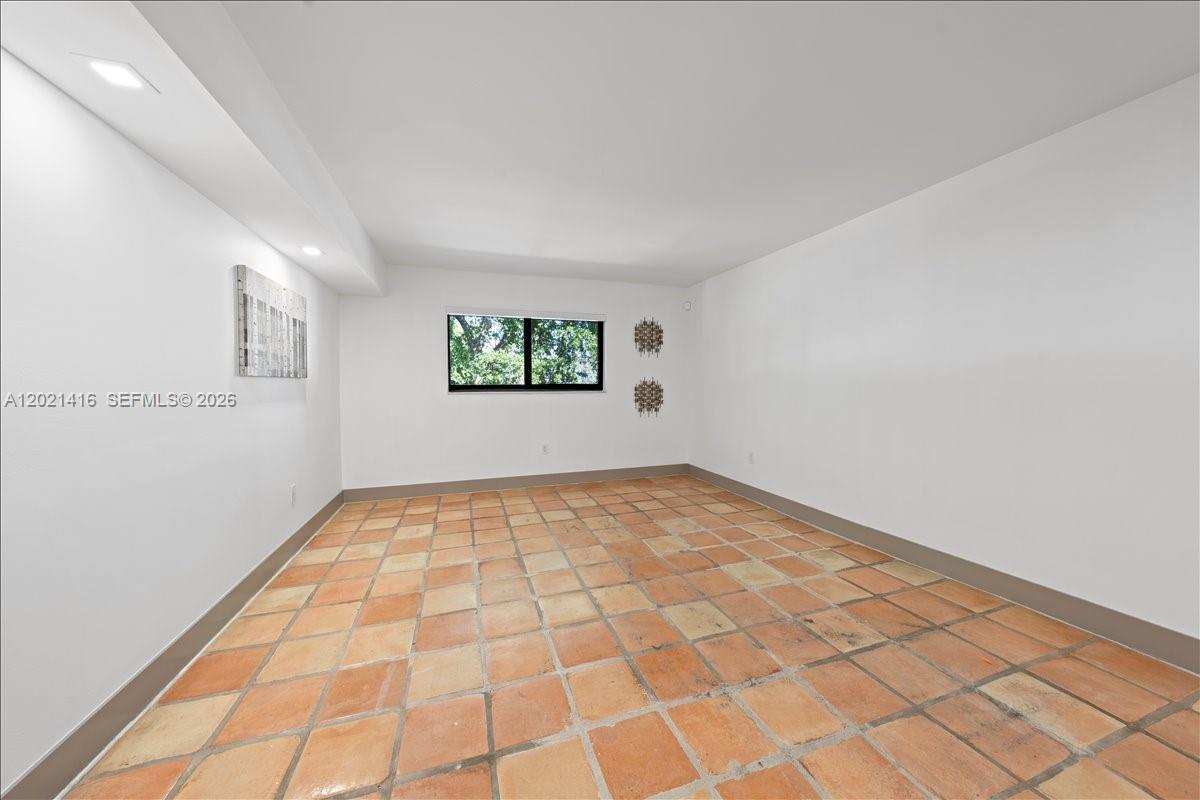5750 Turin St #207, Coral Gables FL 33146