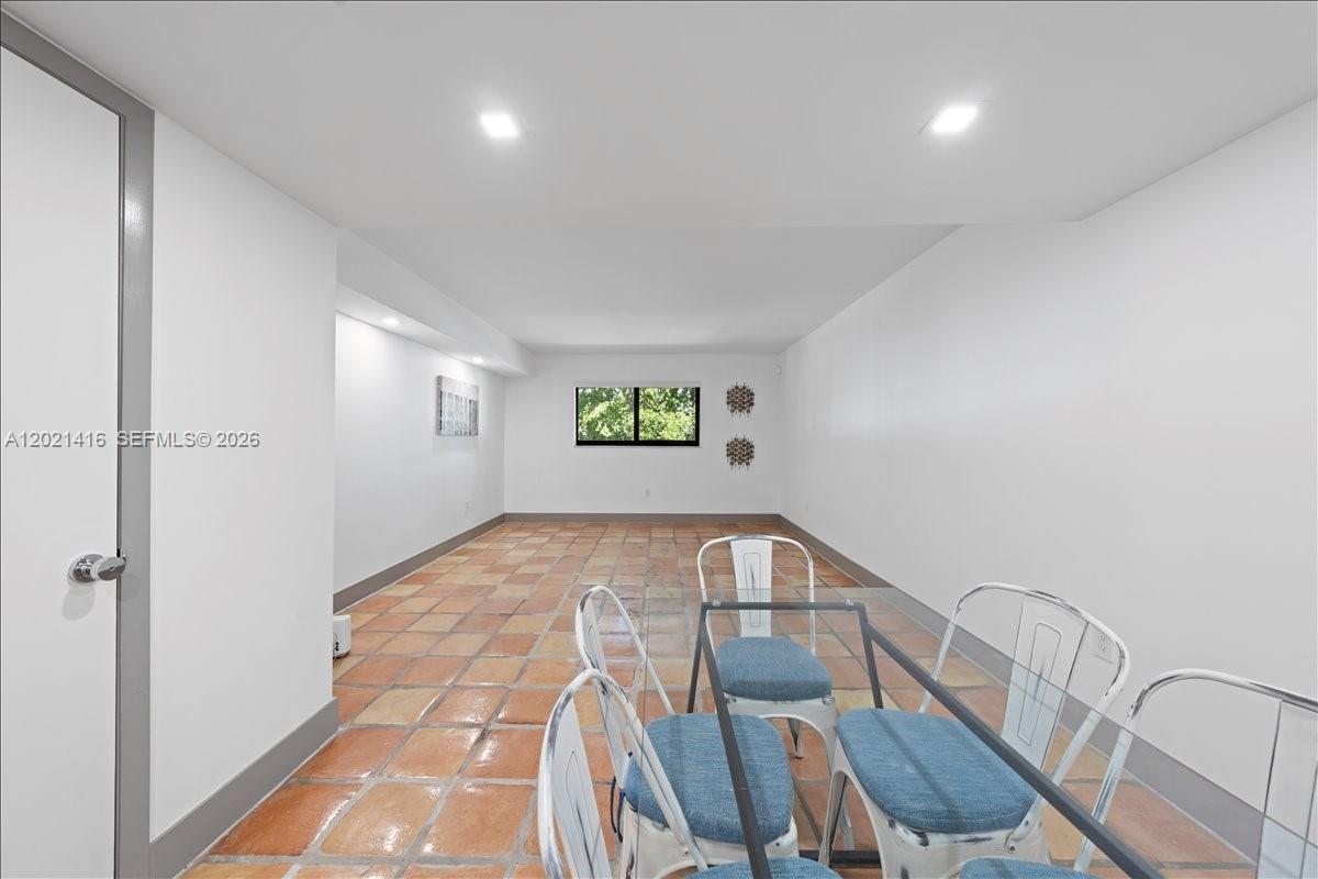 5750 Turin St #207, Coral Gables FL 33146
